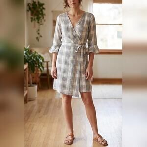 Promesa Plaid Wrap Dress | Beige & Gray Check Linen Blend | V-Neck | Size L